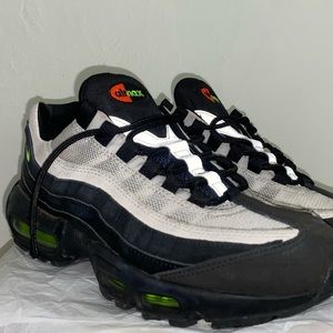 Nike 95 Air Max size woman’s 9.5 black and green
